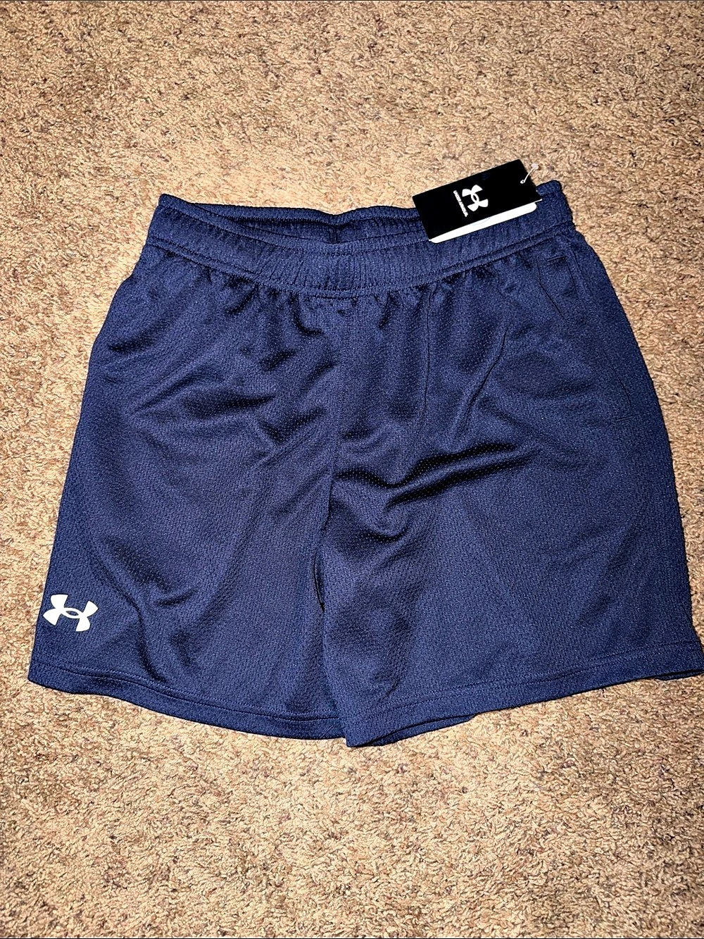 Under Armour boys Athletic Shorts Polyester Size large NWT